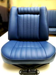 Réalisation d'une sellerie cuir sur 504 Ti Berline RC Sellerie