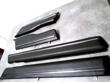 Rénovation frises de portes Peugeot 404 RC Sellerie