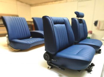 Remplacement du cuir d'une sellerie bleue pour une 504 Ti RC Sellerie