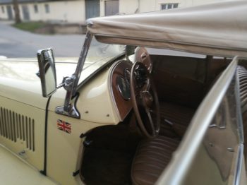 Remplacement vitrage latéral MG TD RC Sellerie