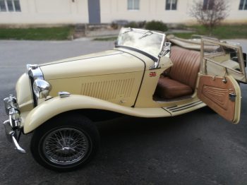 Remplacement vitrage latéral MG TD RC Sellerie