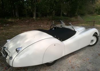 Réalisation d’un couvre tonneau Jaguar XK 120 RC Sellerie