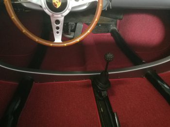 Réalisation moquettes Porsche Spider 555 RC Sellerie