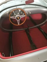 Réalisation moquettes Porsche Spider 555 RC Sellerie