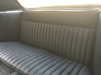 Rénovation Sellerie cuir banquette arrière Peugeot 404 Cabriolet RC Sellerie