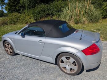 Remplacement de la capote en alpaga sur un Audi TT 8N chez RC Sellerie RC Sellerie
