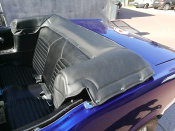 Réalisation d'un couvre capote en simili sur Ford Mustang RC Sellerie