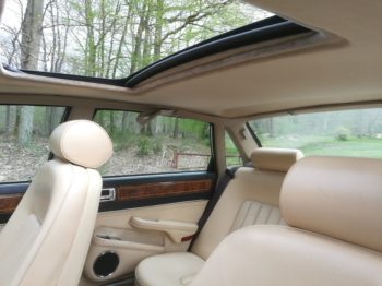 Rénovation ciel de toit avec toit ouvrant  XJ40 Jaguar RC Sellerie
