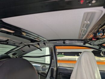 Trappe de toit ouvrant Coupé 406 avec nouveau tissu gris chez RC Sellerie RC Sellerie