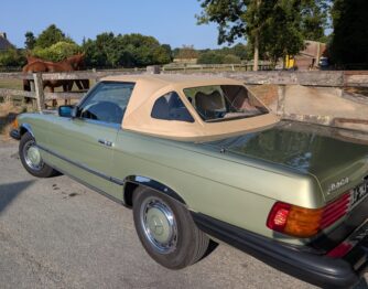 Remplacement capote en Alpaga sur Mercedes SL R107 par RC Sellerie RC Sellerie