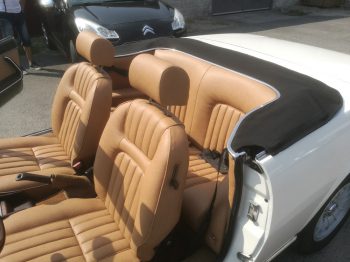 Rénovation des sièges en simili cuir chamois sur 504 Cabriolet Série 3 par RC Sellerie RC Sellerie