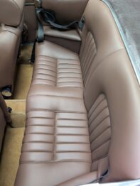 Réalisation d'une banquette Arrière en cuir sur 504 Cabriolet V6 par RC Sellerie RC Sellerie