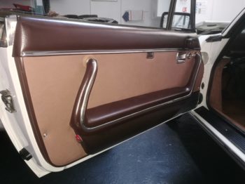 Rénovation des panneau de portes en simili 504 Cabriolet Série 3 RC Sellerie