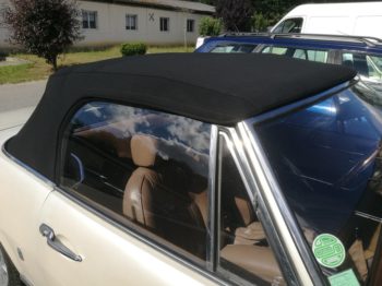 Remplacement de la capote en Alpaga d'un cabriolet 504 RC Sellerie