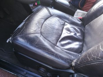 Etat du siège cuir avant rénovation par RC Sellerie RC Sellerie