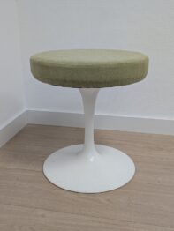 Réalisation tabouret en tissu Knoll rénové par RC Sellerie RC Sellerie