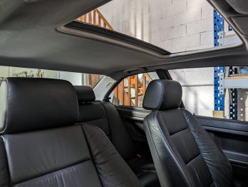 Remplacement du tissu de ciel de toit sur BMW E36 avec toit ouvrant par RC Sellerie RC Sellerie