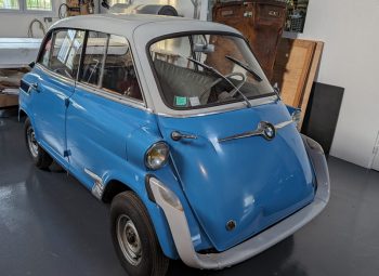 Réalisation et Remplacement du ciel de toit en suédine RC Sellerie