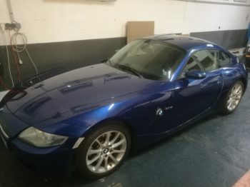 Remplacement du tissu de ciel de toit d'un Coupé BMW Z4 par l'Atelier RC Sellerie RC Sellerie