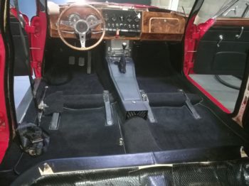Réalisation d'un kit moquette luxe sur Jaguar MK2 RC Sellerie