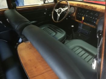 Rénovation sellerie cuir jaguar MK2 avec tablettes pic-nic RC Sellerie