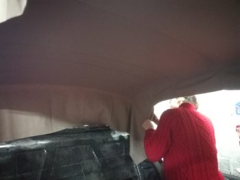 Renouvellement du tissu de ciel de toit en laine sur MK2 RC Sellerie