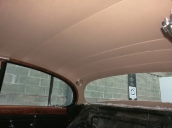 Renouvellement du tissu de ciel de toit en laine sur MK2 RC Sellerie