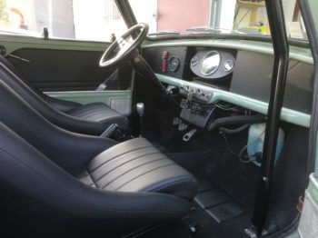 Personnalisation de l'intérieur de cette Mini Cooper S MK2 RC Sellerie