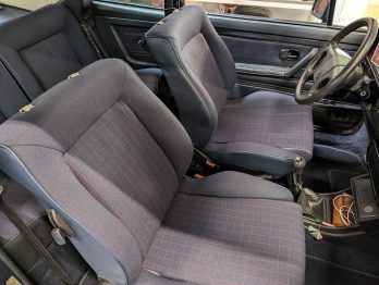 Remplacement du tissu bleu Mauritius d'une Golf I Cabriolet par RC Sellerie RC Sellerie