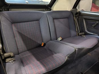 Remplacement du tissu bleu Mauritius d'une Golf I Cabriolet par RC Sellerie RC Sellerie