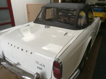Remplacement capote vinyle Triumph TR4 RC Sellerie