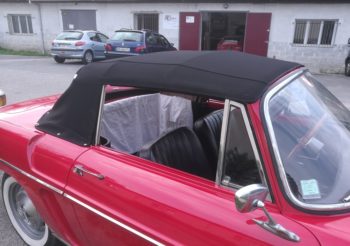 Remplacement d'une capote en alpaga sur Renault Floride RC Sellerie