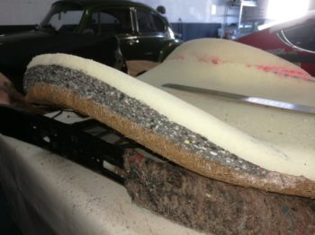 Renfort latéral des dossiers pour augmenter l'effet baquet des sièges et obtenir un meilleur maintien - VW Coccinelle RC Sellerie