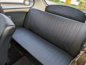Rénovation de la sellerie en simili-cuir d'une Cox 1300 par RC Sellerie RC Sellerie