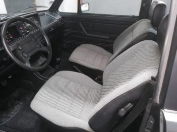 Nettoyage profond des tissus d'origine et remplacement des mousses d'une sellerie de Golf Cabriolet GLI RC Sellerie