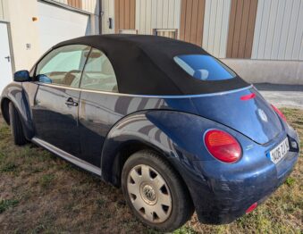 Renouvellement de la capote d'une new beetle VW suite au décollement du vitrage d'origine par RC Sellerie RC Sellerie
