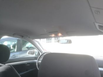 Remplacement ciel de toit en nid d'abeille sur Audi A4 berline B7 par RC Sellerie RC Sellerie
