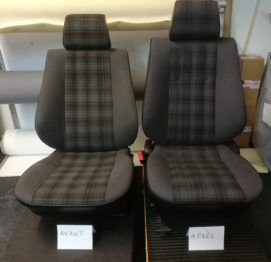 BMW E30 318 IS : Renouvellement des coiffes en tissu écossais d'origine - Situation avant/après RC Sellerie