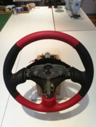 Gainage en cuir d'un volant de 206 Coupé-Cabriolet - RC Sellerie RC Sellerie