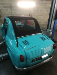 Remplacement de la toile à capote en Alpaga d'une Vespa 400 par RC Sellerie RC Sellerie