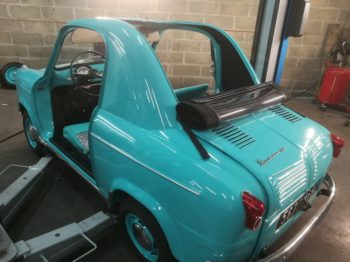 Vespa 400 découvrable rénovée par RC Sellerie 78 RC Sellerie