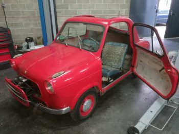 Arrivée du véhicule pour restauration - Vespa 400 RC Sellerie