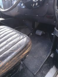 Etat du siège conducteur en cuir avant travaux de rénovation RC Sellerie