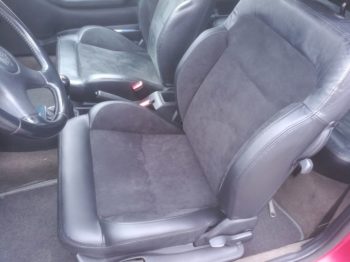 Rénovation partielle d'un siège conducteur en cuir et alcantara pour une 306 Le Mans par l'Atelier RC Sellerie RC Sellerie
