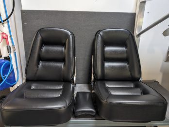 Réalisation d'une sellerie en simili-cuir pour Facel Vega III par RC Sellerie RC Sellerie