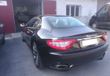 Rénovation du ciel de toit d'une Maserati Gran Turismo S par RC Sellerie RC Sellerie