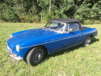 Remplacement d'une capote en Alpaga pour une MG B par RC Sellerie RC Sellerie