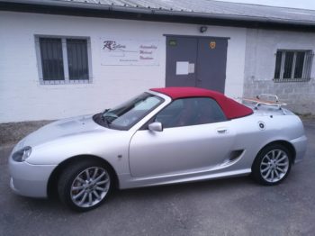 Remplacement de la capote d'un MG TF 