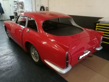 Rénovation du ciel de toit pour l'un des 325 exemplaires produits de cette Peerless GT 2 litres RC Sellerie