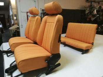 Réalisation d'une sellerie 104 ZS phase 1 en simili cuir et rénovation des mousses RC Sellerie